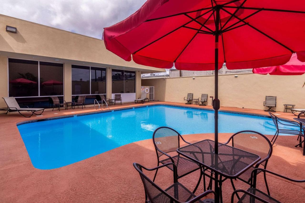 Clarion Inn Near Mcallen Airport Eksteriør billede